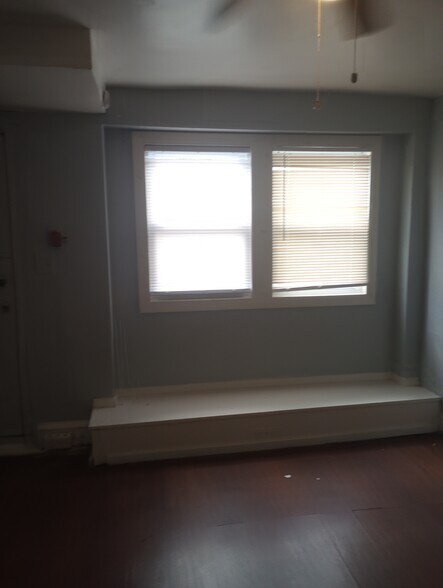 Building Photo - 5724 Malvern Ave