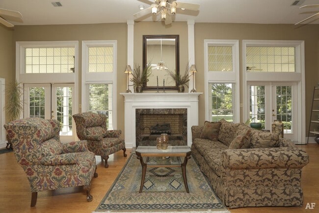 Building Photo - Wexford Condominiums - 3BR/2BA - $1550/Mo