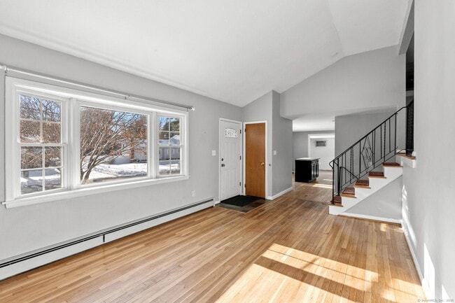 Building Photo - 8 Kings Rd