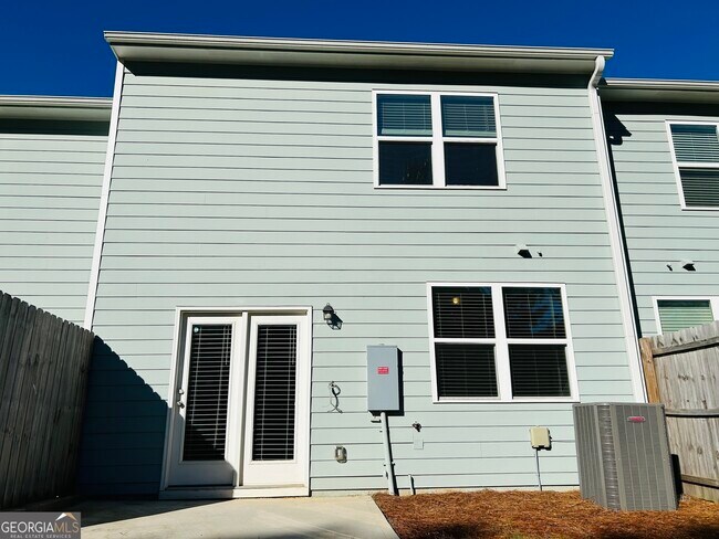 Building Photo - 366 Penn Sta Wy