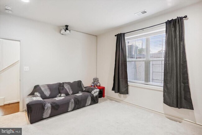 Building Photo - 13950 Estuary Dr