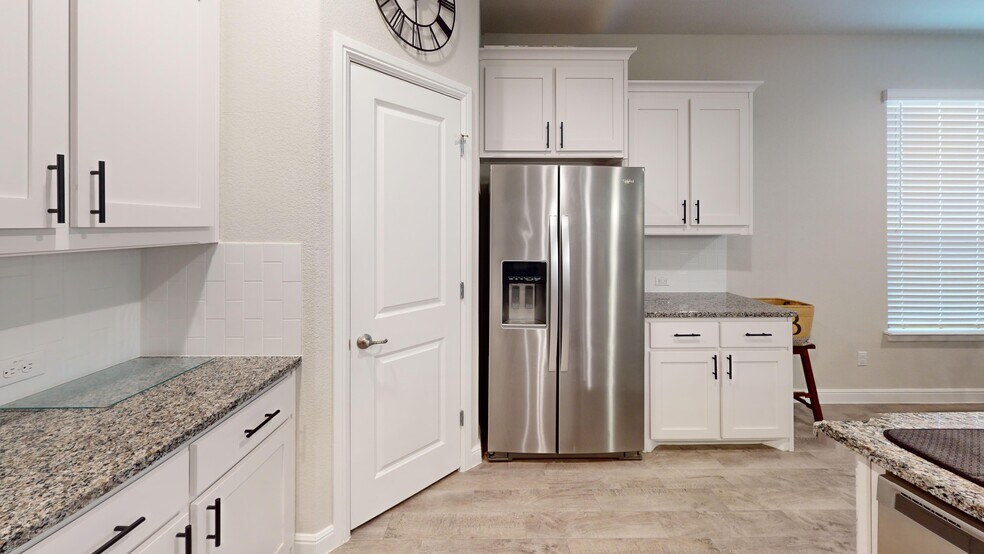 Building Photo - 817 Greenford Mnr