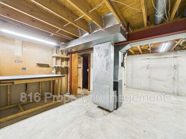Building Photo - 164-168 Robin Lane