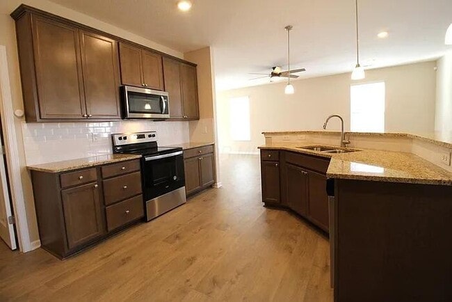 Building Photo - 409 Halton Dr