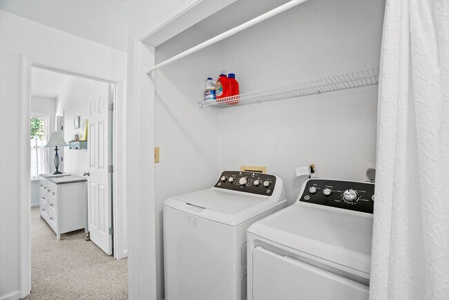 Building Photo - Furnished Townhome in VB