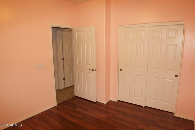Building Photo - 2732 E Canyon Creek Dr
