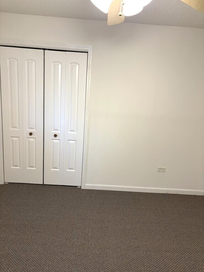 Building Photo - 212 Madison St