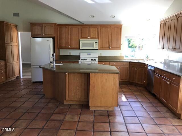 Building Photo - 157 N Linden Dr