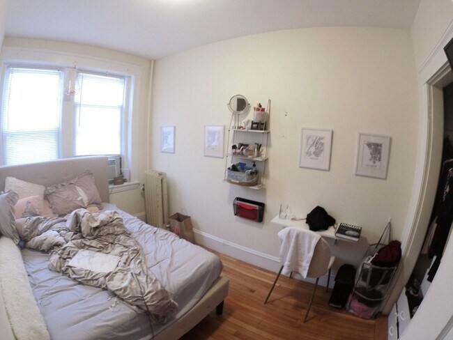 Building Photo - 241 Freeman St #4D Brookline MA 02446