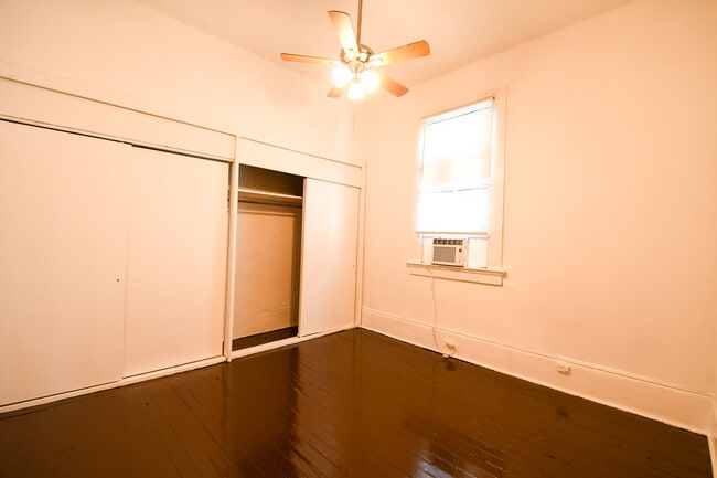 Building Photo - 1812 Dante St