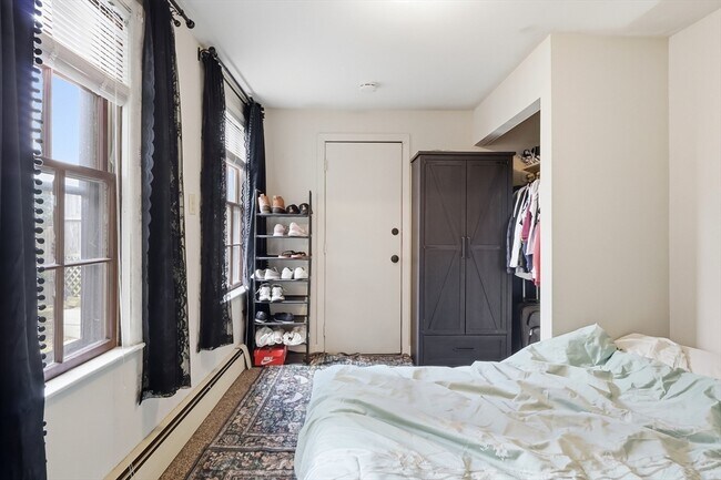 Building Photo - 50 Monmouth St