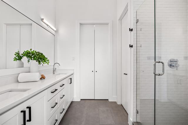 Building Photo - 2317 Moser Ave