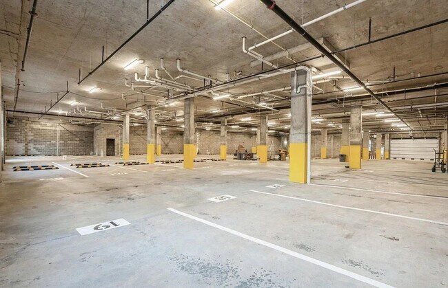 Building Photo - 425 3rd St