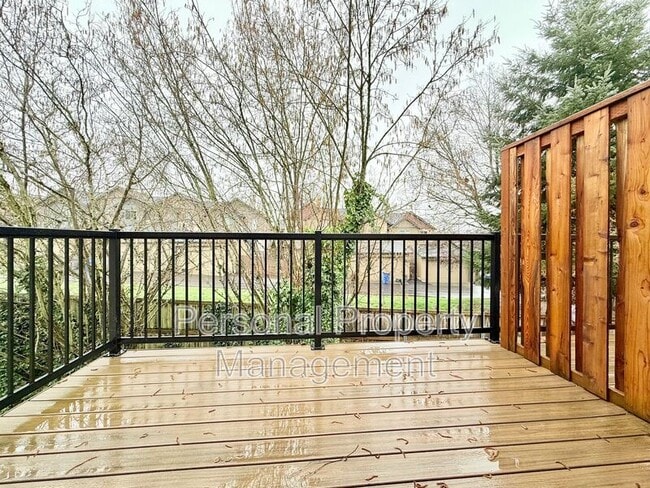 Building Photo - 7420 NE Hazel Dell Ave