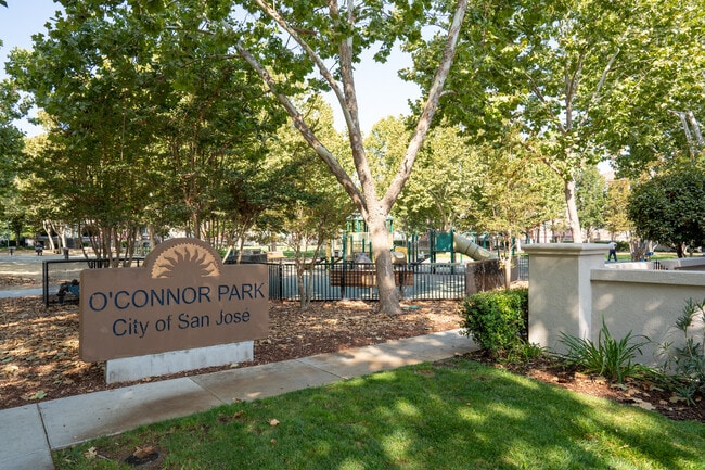 Building Photo - 1327 Auzerais Ave