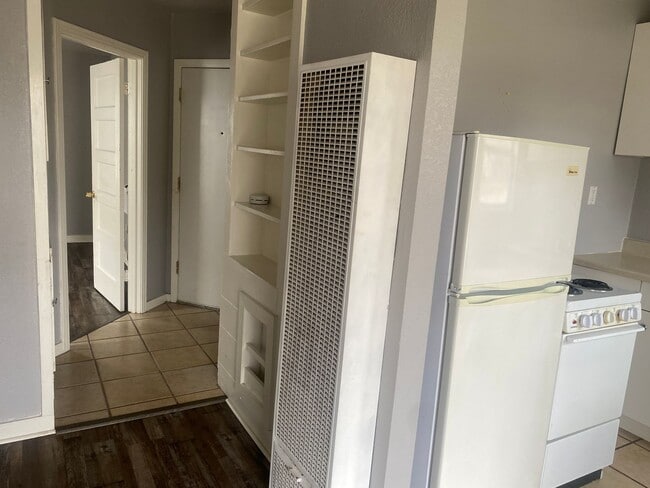 Building Photo - Cozy 1 Bed 1 Bath Duplex Near ACU