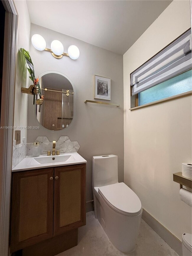 Building Photo - 920 SW 50th Ave