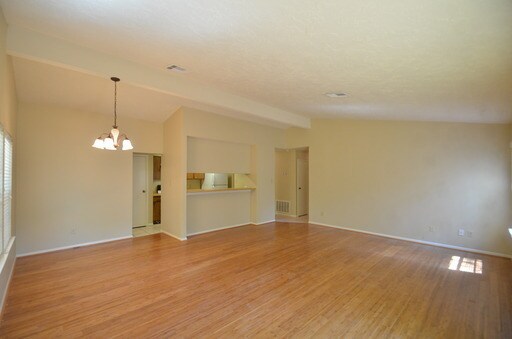 Building Photo - 56 Fallshire Dr