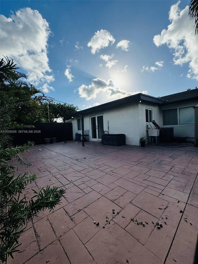 Building Photo - 19721 NW 52nd Ct