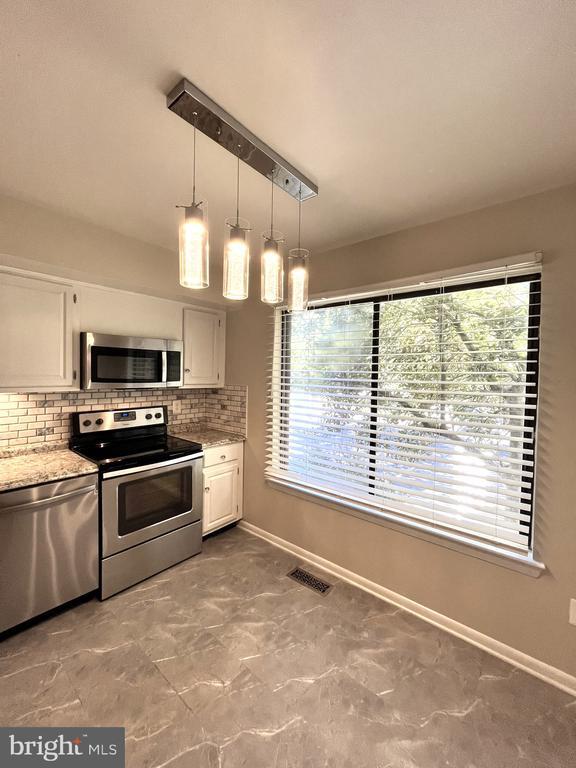 Primary Photo - 10704 Muirfield Dr