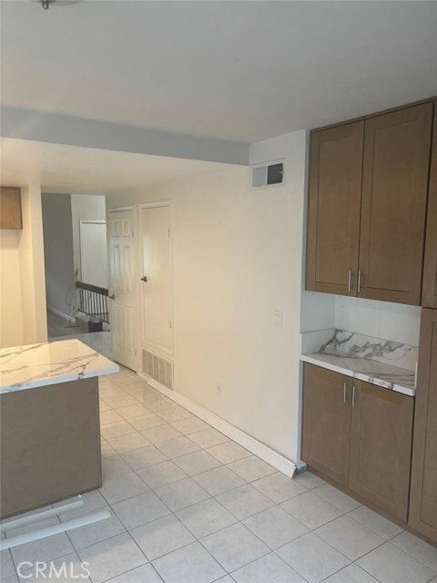 Building Photo - 12 Brookdale