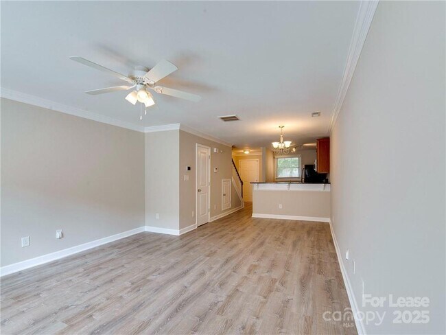 Building Photo - 1344 Green Oaks Ln