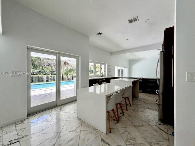 Building Photo - 4934 NW 94th Doral Pl