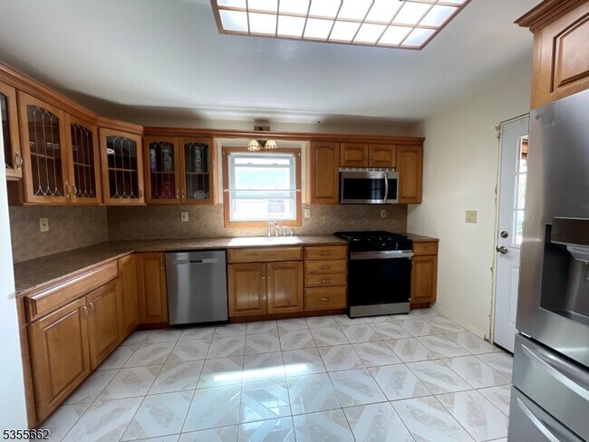Building Photo - 331 Boxwood Ct