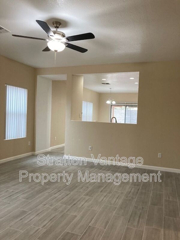 Building Photo - 1017 S Clancy Cir