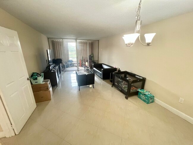 Building Photo - 9430 Tangerine Pl