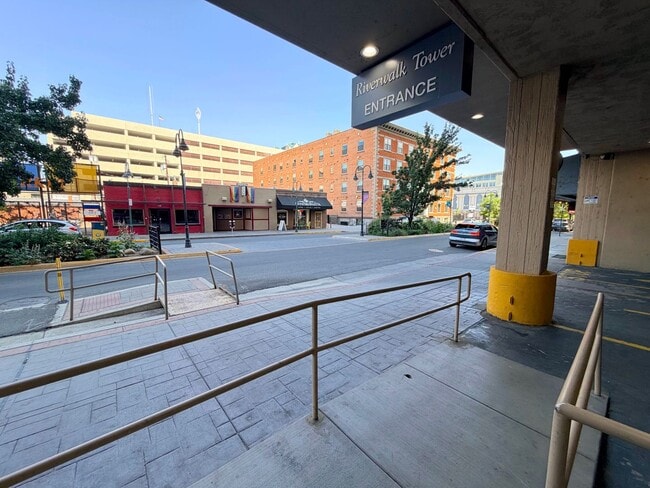 Building Photo - Riverwalk Tower 2 Bedroom Condo - 2 Parking Spaces/Private Laundry