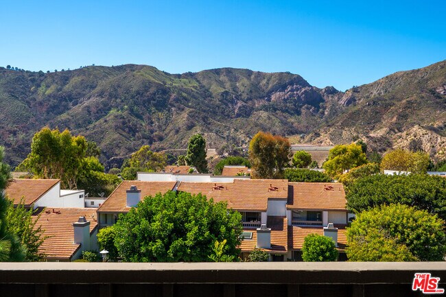 Building Photo - 17087 Palisades Cir