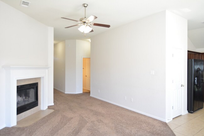 Building Photo - 7919 Woodbury Dr