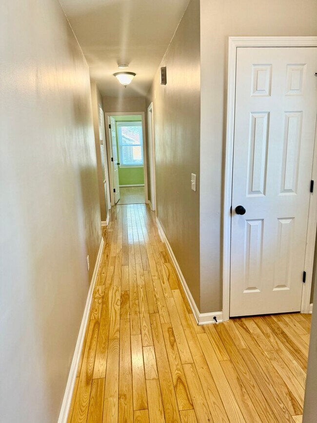 Building Photo - 3/2 Brick Home in Crowfield Plantation in Goose Creek!