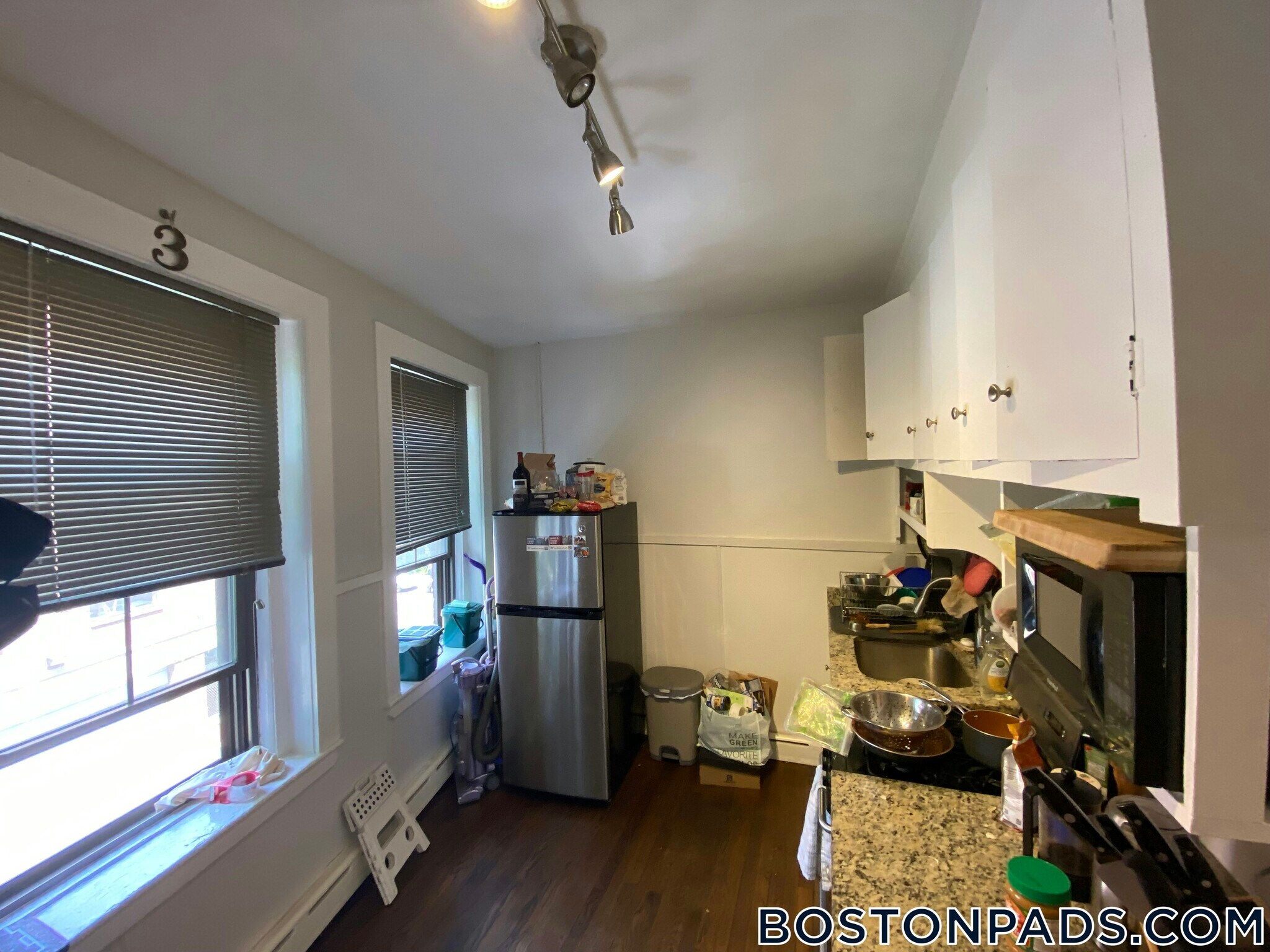 Building Photo - 106 Willow St