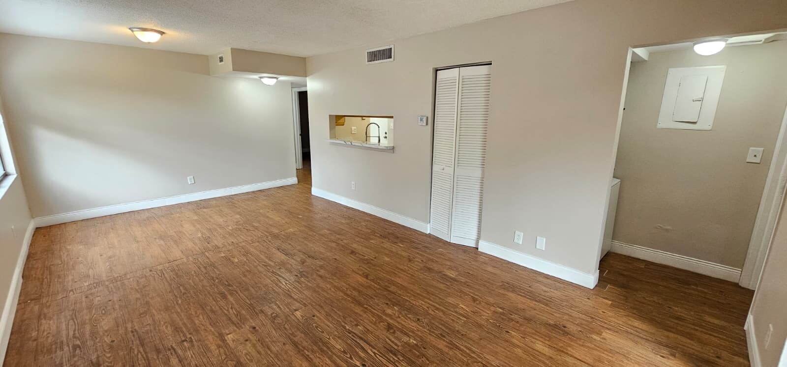 Building Photo - 3400 Foxcroft Rd