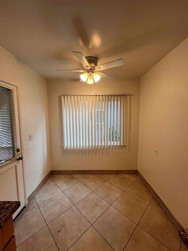 Building Photo - EAST313