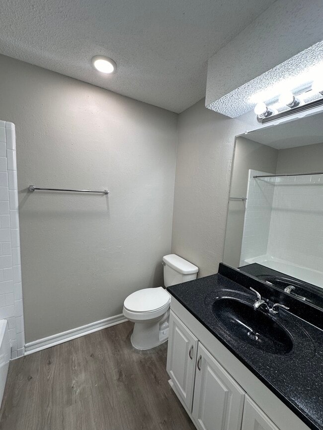 Building Photo - 4700 Clendon Way