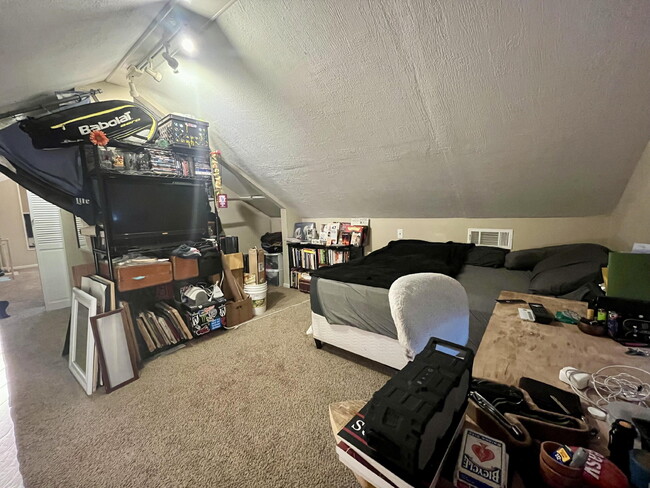 Building Photo - 1724 28th St