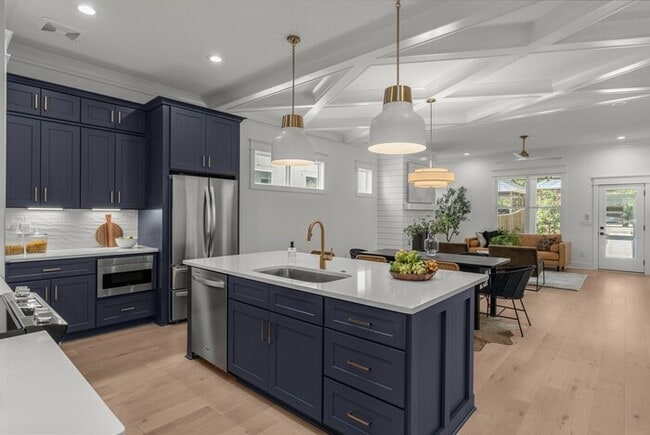 Building Photo - 1408 Lischey Ave