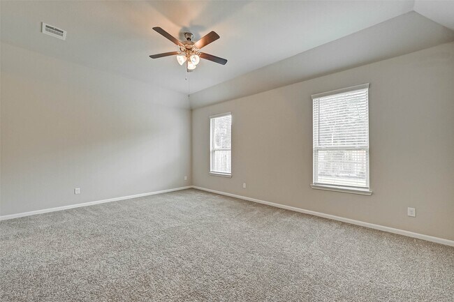 Building Photo - 14111 Lake Lodge Dr