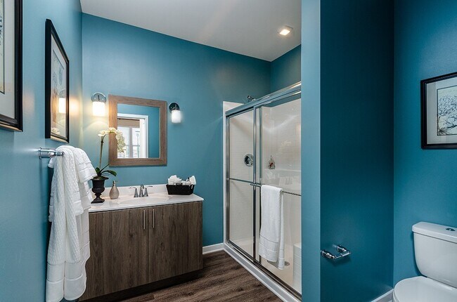 Building Photo - Two Bedroom Brand-new Luxury Apartment (Walk Up Building)