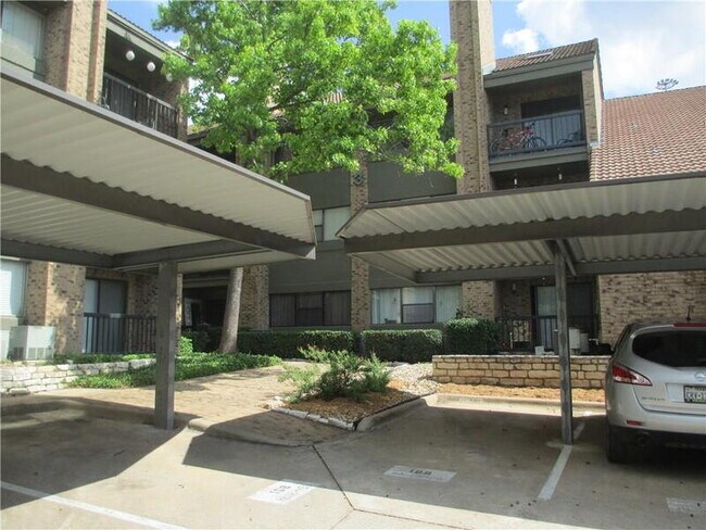 Building Photo - 8888 Tallwood Dr