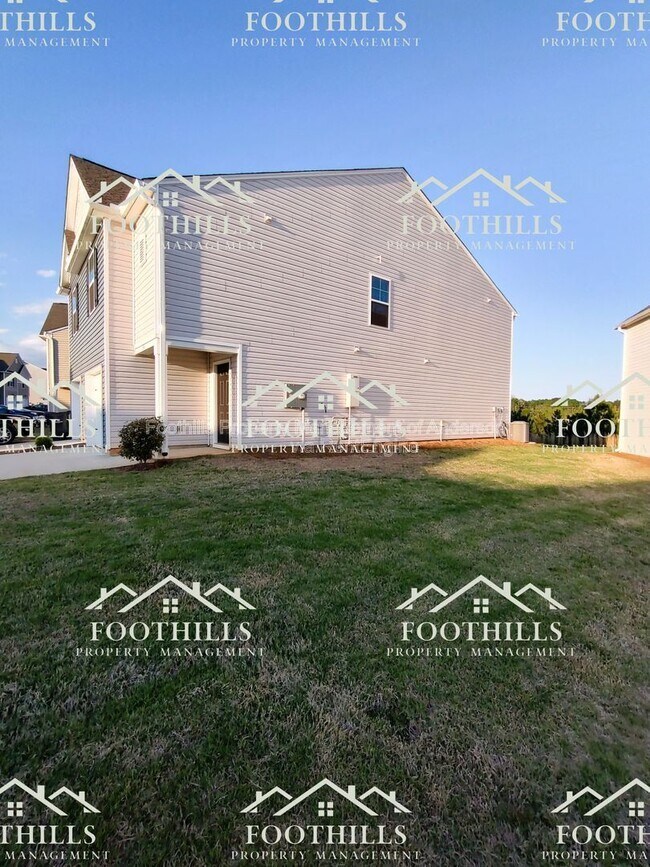 Building Photo - 145 Adger Rd