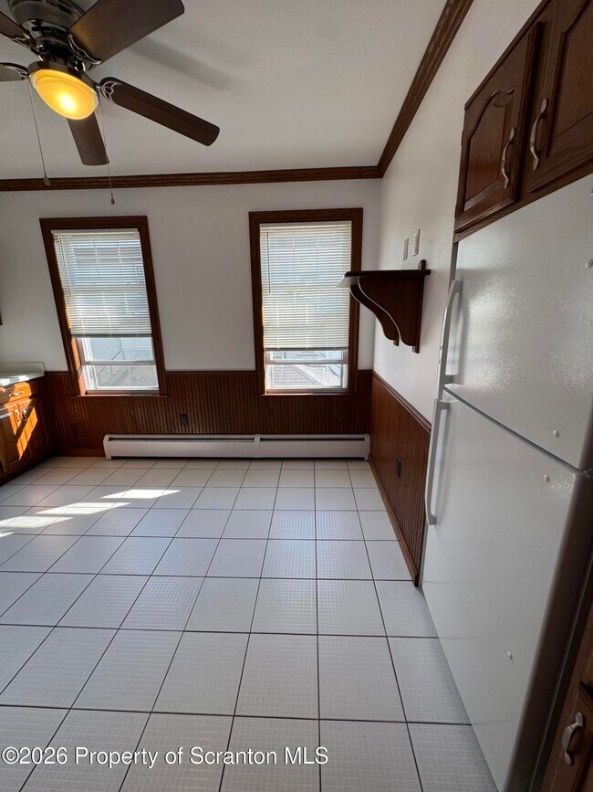 Building Photo - 1810 Capouse Ave