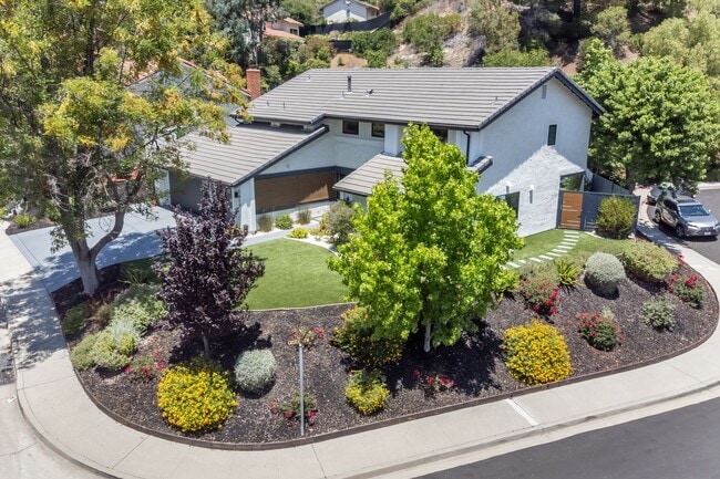 Building Photo - Hidden Jewel in Westlake Village