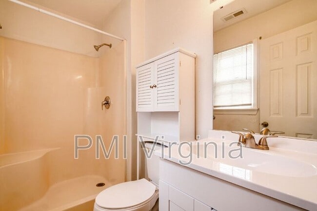 Building Photo - 812 Tuition Ct
