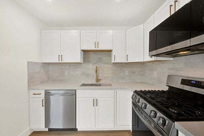 Building Photo - 610 Military E