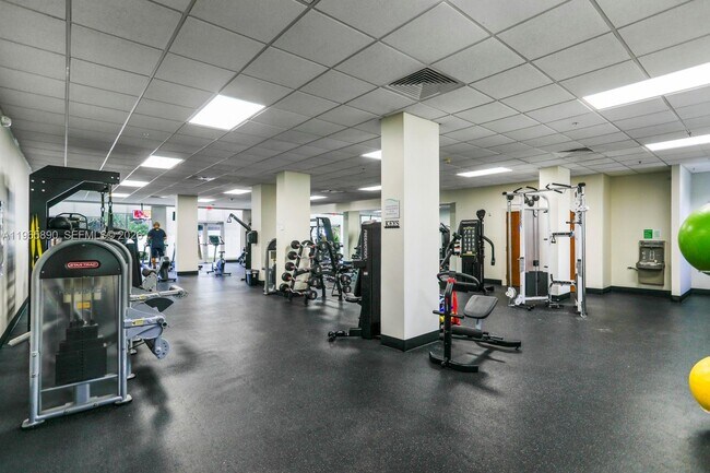 Building Photo - 3000 S Ocean Dr