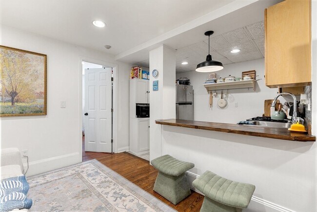 Building Photo - 302 K St